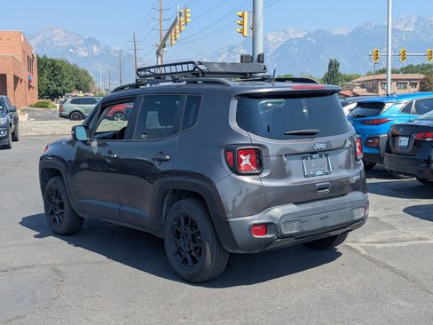 Used 2020 Jeep Renegade Altitude AWD/4WD image 7