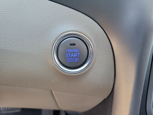 Used 2014 Hyundai Elantra Limited w/ Option Group 03 FWD image 29