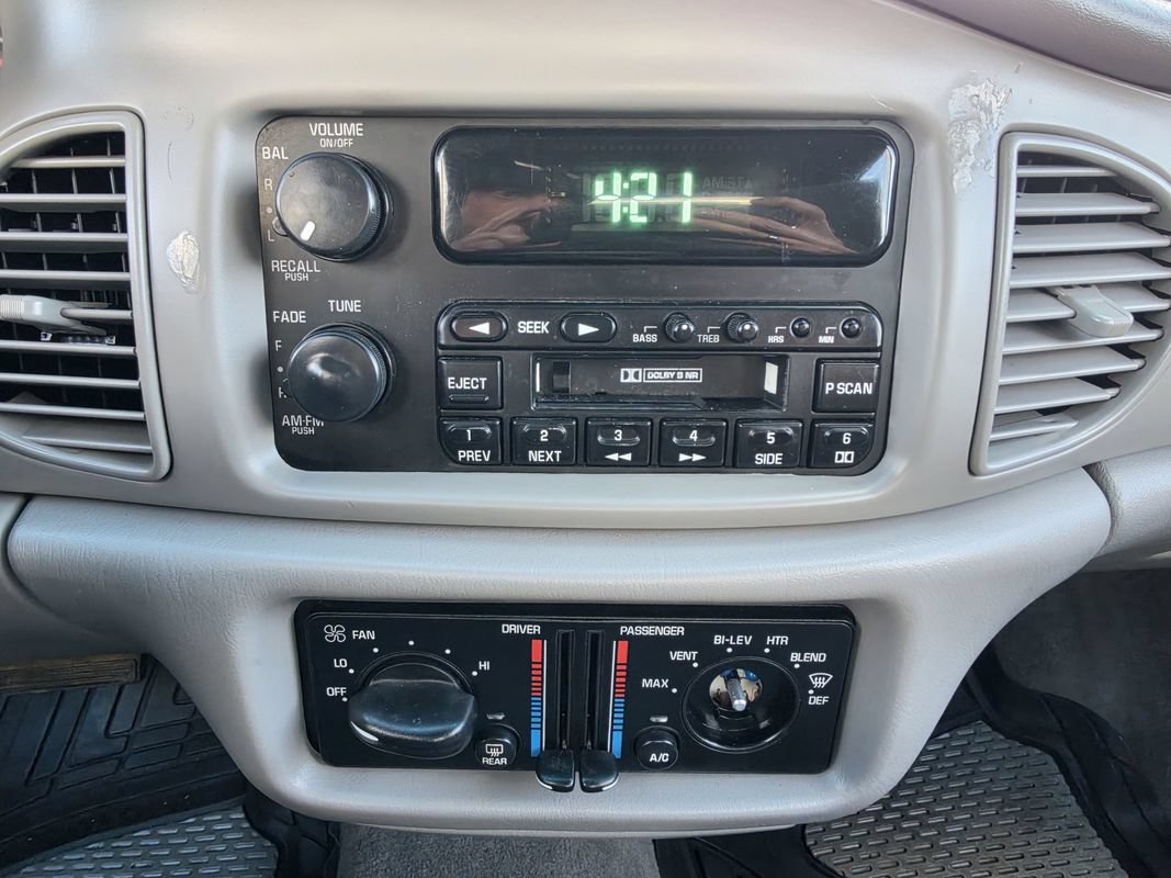 Used 2000 Buick Century Custom w/ Popular Pkg FWD image 13