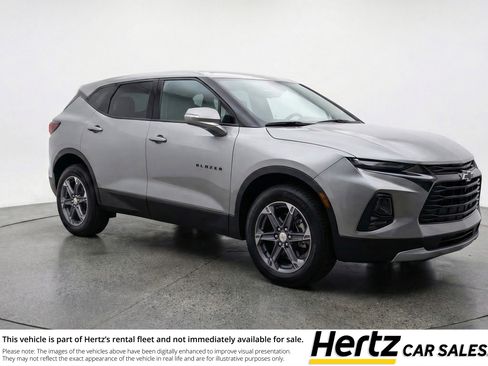 Used 2025 Chevrolet Blazer LT FWD image 1