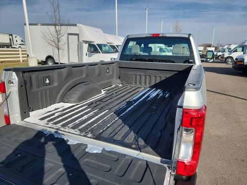 Used 2019 Ford F250 XL w/ Power Equipment Group image 32