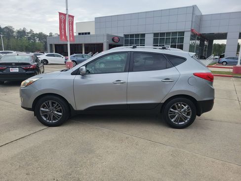 Used 2015 Hyundai Tucson SE image 2