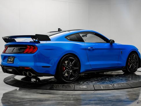 Used 2022 Ford Mustang Shelby GT500 w/ Carbon Fiber Track Pack image 18