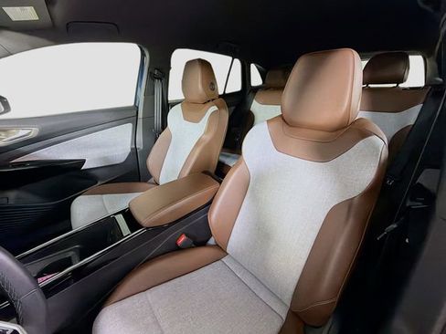 Used 2023 Volkswagen ID.4 Pro image 11