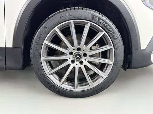 Used 2021 Mercedes-Benz GLB 250 4MATIC image 33