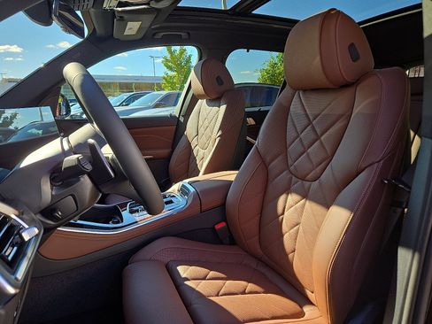 Used 2026 BMW X5 xDrive50e w/ Executive Package image 6