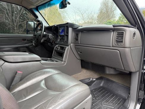 Used 2007 GMC Sierra 2500 SLT w/ Heavy-Duty Power Package image 24