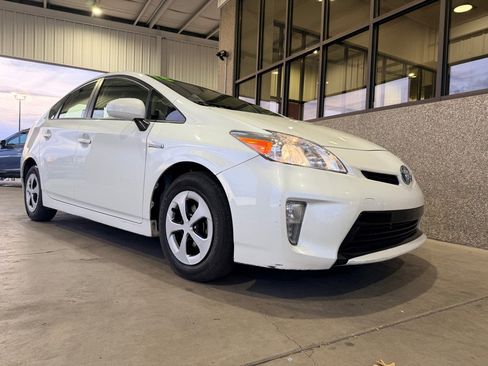 Used 2015 Toyota Prius Three image 34