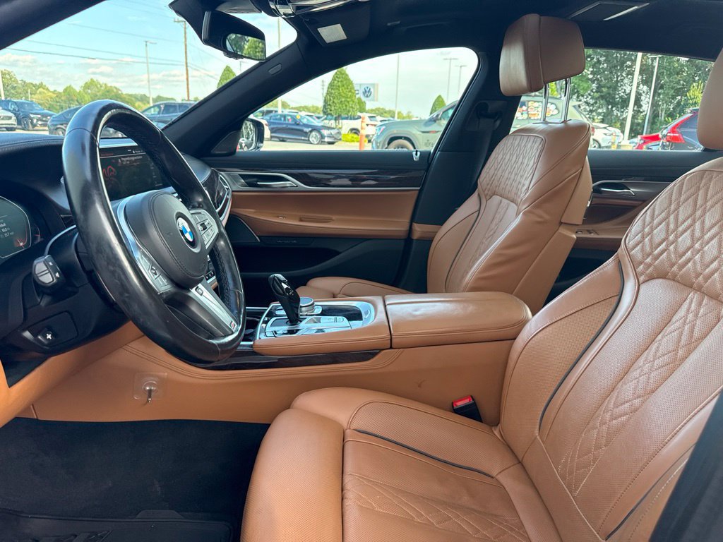 Used 2022 BMW 750i xDrive w/ M Sport Package AWD/4WD image 21