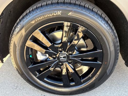 Certified 2026 Honda HR-V Sport image 11