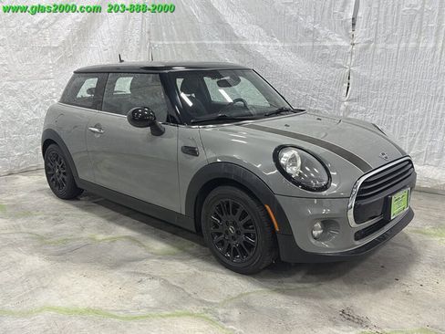Used 2019 MINI Cooper 2-Door Hardtop FWD image 2