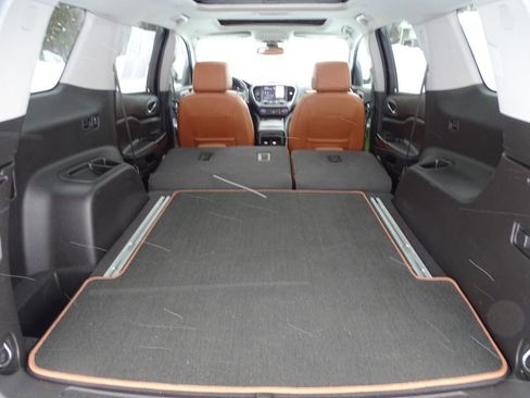 Used 2020 GMC Acadia AT4 w/ GMC Pro Grade Package image 37