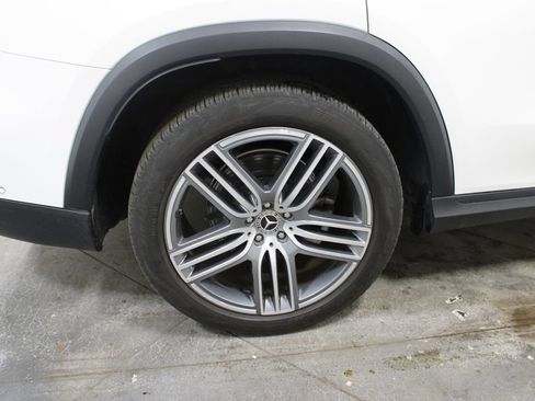 Used 2024 Mercedes-Benz GLS 450 4MATIC image 39