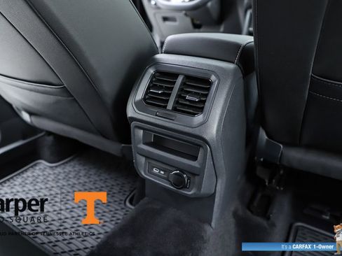 Used 2023 Volkswagen Tiguan SE image 37