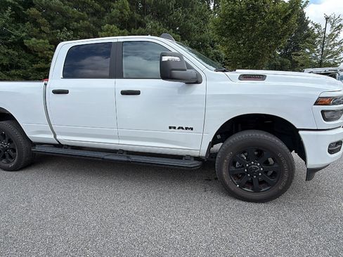 Used 2025 RAM 2500 Big Horn AWD/4WD image 7