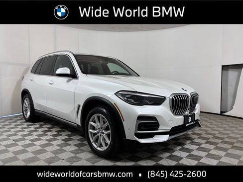 Used 2023 BMW X5 xDrive40i w/ Parking Assistance Package AWD/4WD image 1