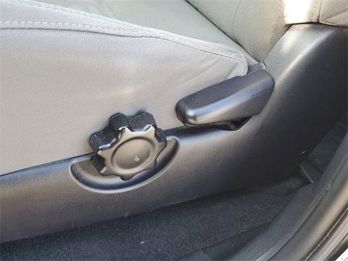 Used 2017 Toyota Tacoma SR w/ Tow Package image 17