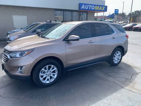 Used 2019 Chevrolet Equinox LT image 2
