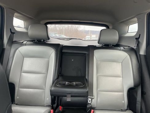 Used 2024 GMC Terrain SLT image 14