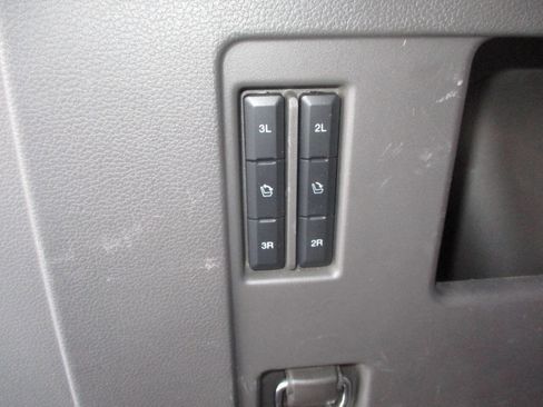 Used 2021 Ford Expedition XLT image 37