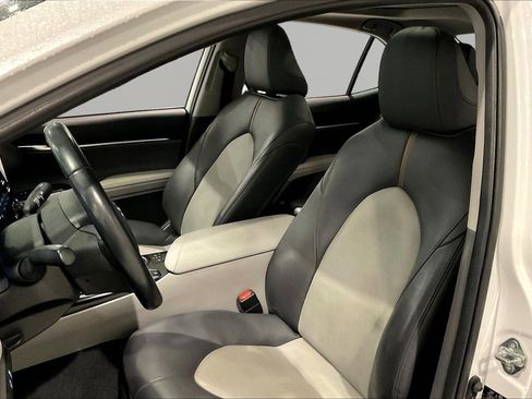 Used 2020 Toyota Camry XLE FWD image 20