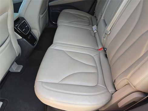 Used 2021 Lincoln Nautilus Reserve image 11