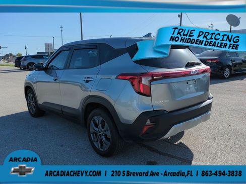 Used 2024 Kia Seltos LX AWD/4WD image 6