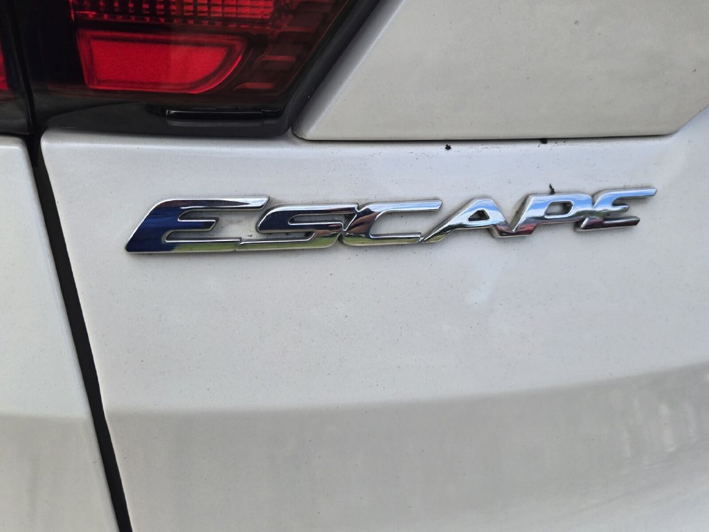 Used 2019 Ford Escape SEL FWD image 9