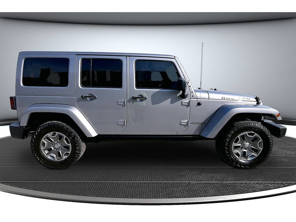 Used 2017 Jeep Wrangler Unlimited Rubicon w/ Connectivity Group AWD/4WD image 15