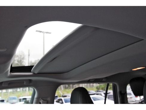 Used 2021 Toyota Highlander Limited FWD image 28