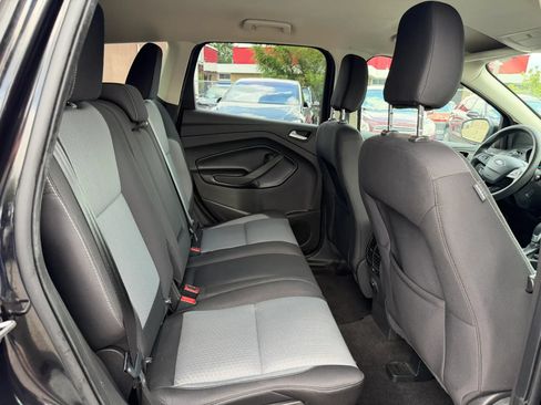 Used 2019 Ford Escape SE FWD image 25