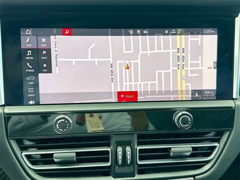 Used 2022 Porsche Macan S w/ Premium Package Plus image 14