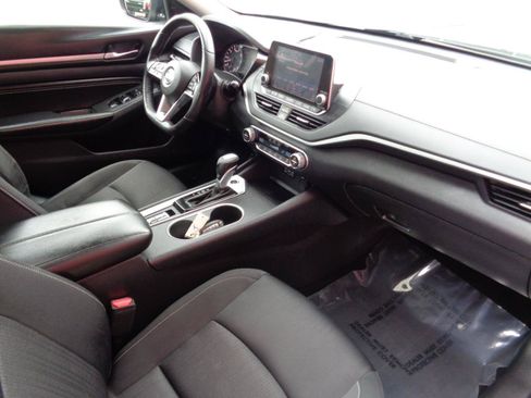 Used 2019 Nissan Altima 2.5 SV FWD image 13