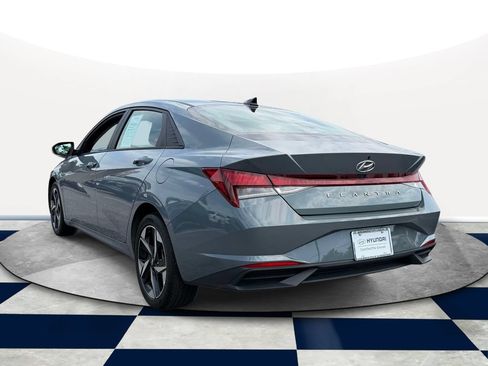Used 2023 Hyundai Elantra SEL w/ Convenience Package FWD image 5