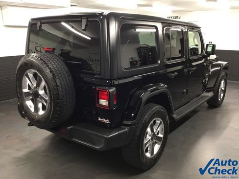 Used 2022 Jeep Wrangler Unlimited Sahara w/ Cold Weather Group AWD/4WD image 11