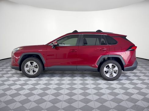 Used 2022 Toyota RAV4 XLE w/ Convenience Package AWD/4WD image 2