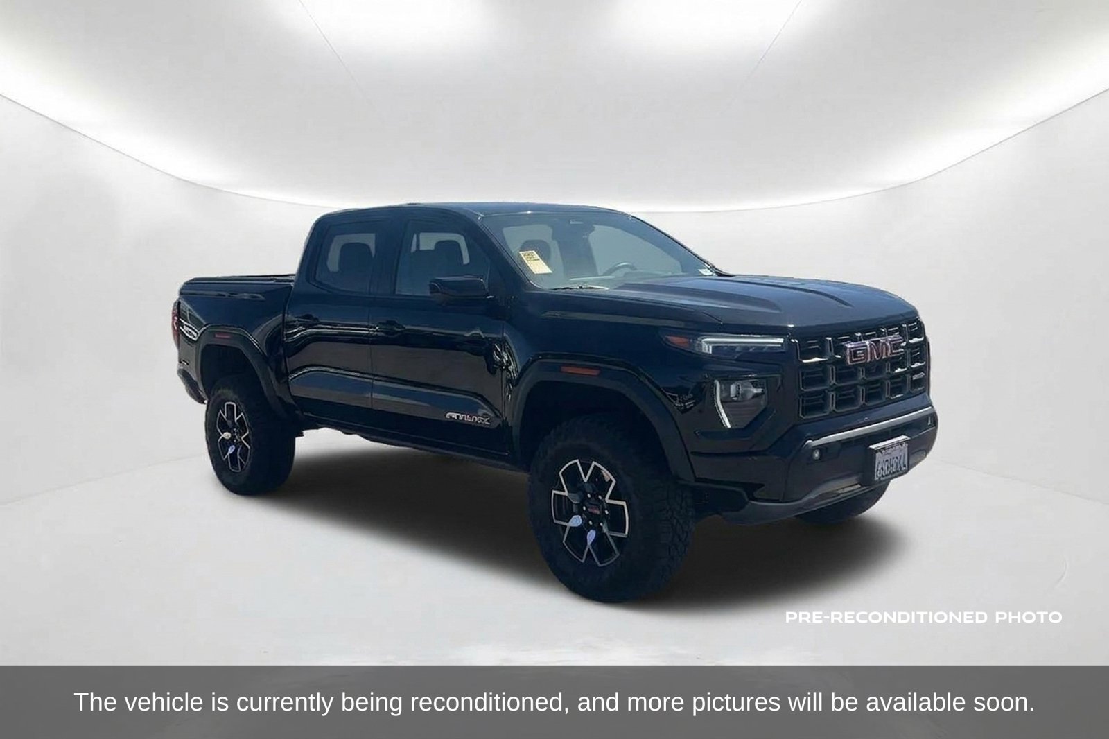 Used 2026 GMC Canyon AT4X AWD/4WD image 3