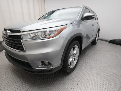Used 2014 Toyota Highlander Limited w/ Driver Technology Package AWD/4WD image 12