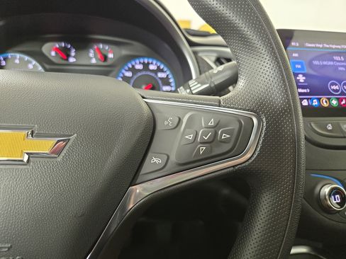 Used 2024 Chevrolet Malibu LT FWD image 16