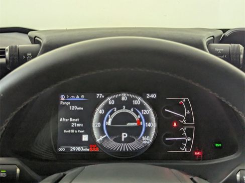 Used 2022 Lexus UX 200 image 18