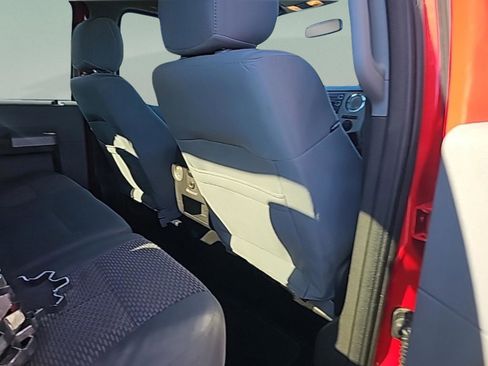 Used 2013 Ford F250 XLT w/ Chrome Pkg image 26