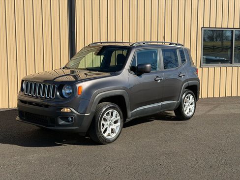 Used 2018 Jeep Renegade Latitude image 5