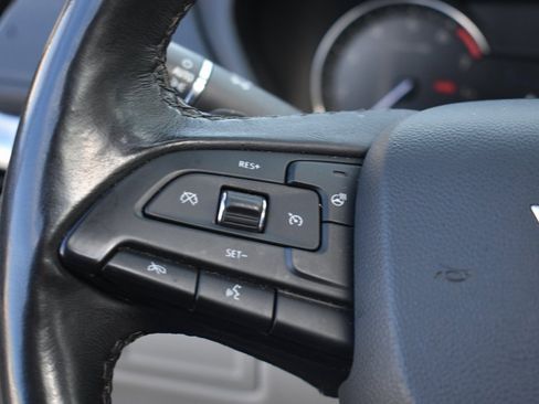 Used 2019 Cadillac XT4 Luxury w/ Cold Weather Package image 16