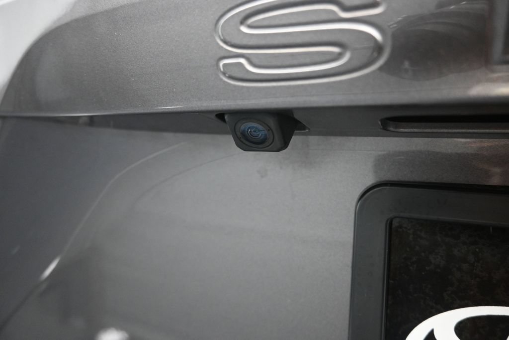 Used 2019 Toyota Sienna LE w/ Carpet Mat Package FWD image 29