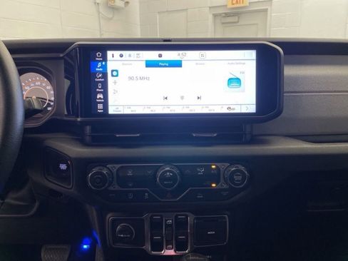 New 2026 Jeep Gladiator Sport image 10