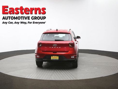 Used 2022 Hyundai Venue Limited image 37