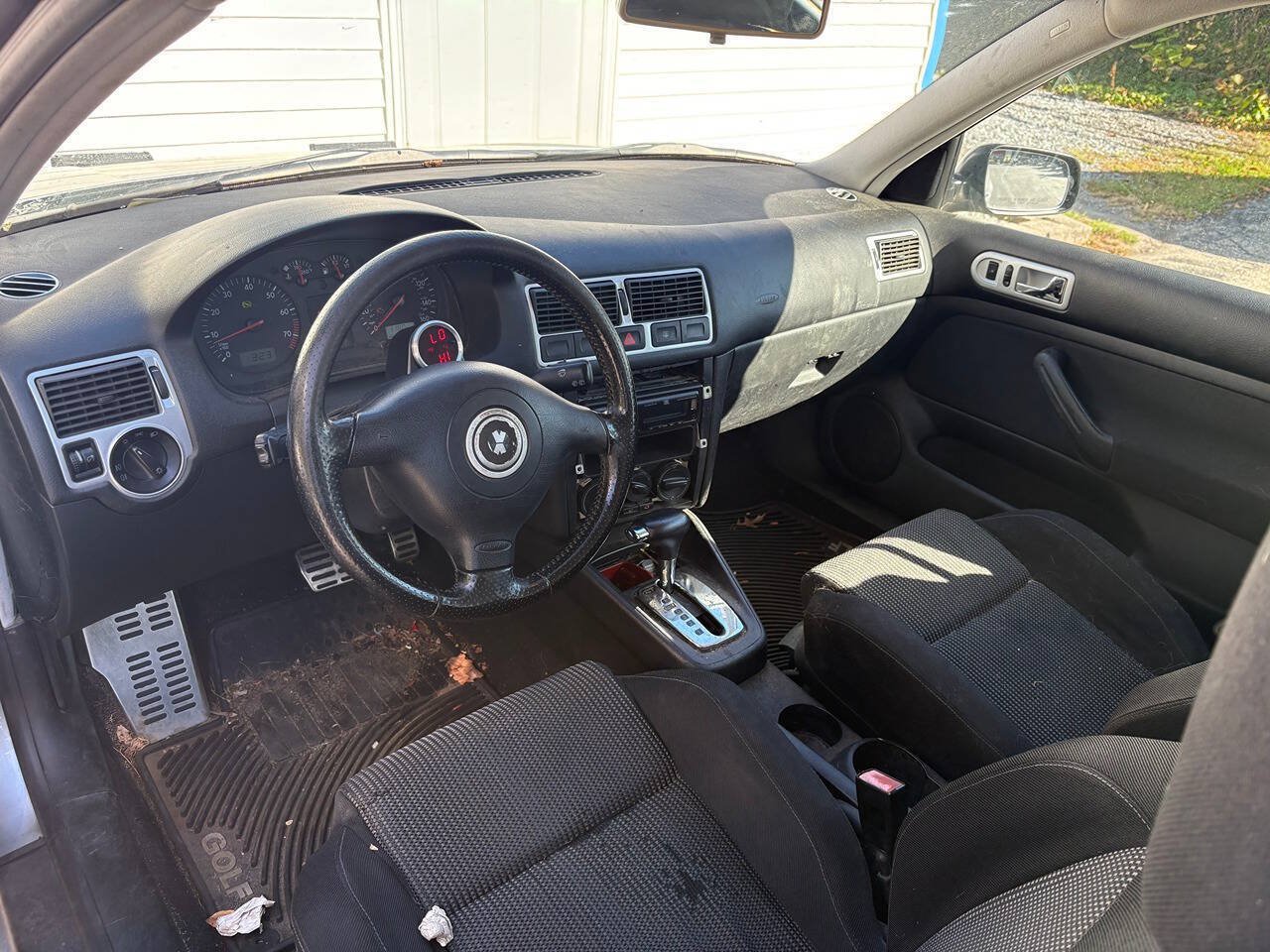 Used 2004 Volkswagen Golf GL FWD image 9