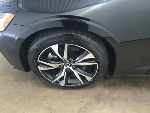 Used 2024 Volvo S60 B5 Core image 18