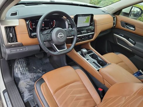 Used 2023 Nissan Pathfinder Platinum image 22