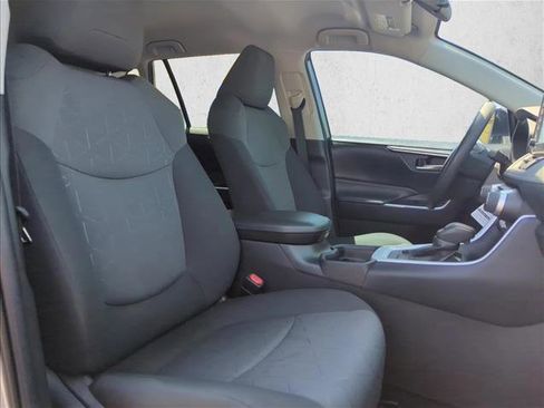 Used 2020 Toyota RAV4 XLE FWD image 26